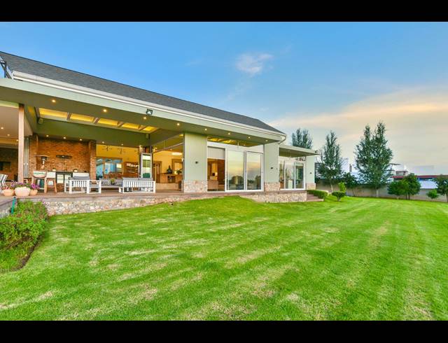 4 BEDROOM HOUSE FOR SALE IN DUNBLANE LIFESTYLE & EQUESTRIAN ESTATE